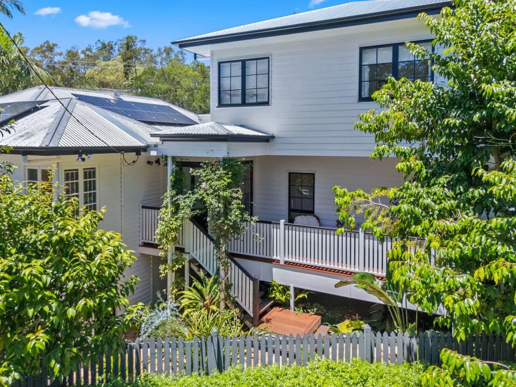 20 GORDON RD, BARDON, QLD 4065