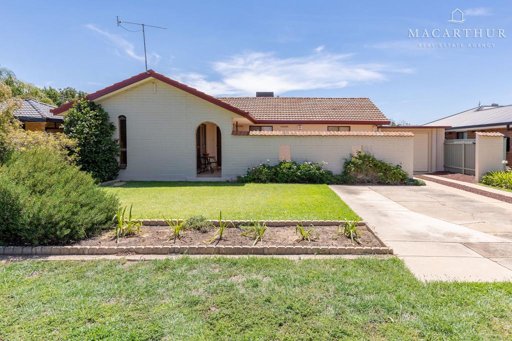 64 Vincent Rd, Lake Albert, NSW 2650