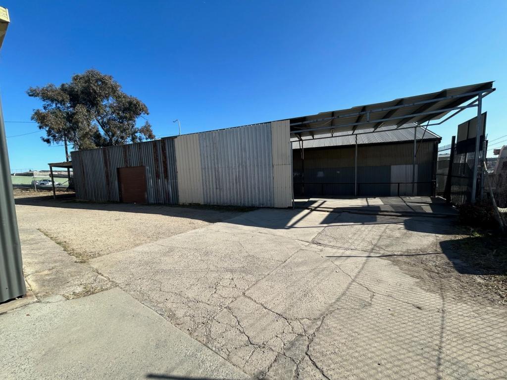 1 Gregory St, Queanbeyan West, NSW 2620