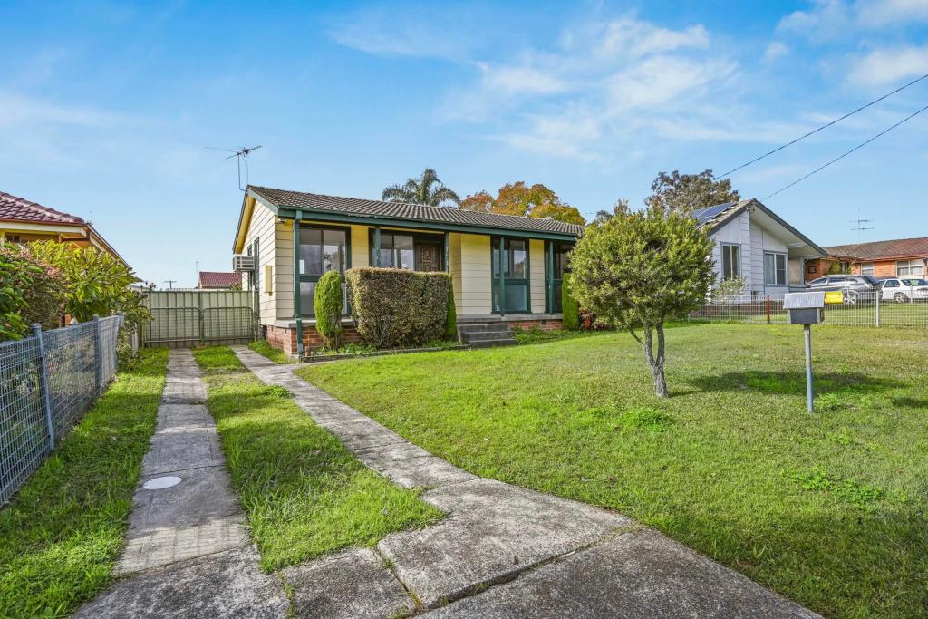 11 DUCKENFIELD AVE, WOODBERRY, NSW 2322