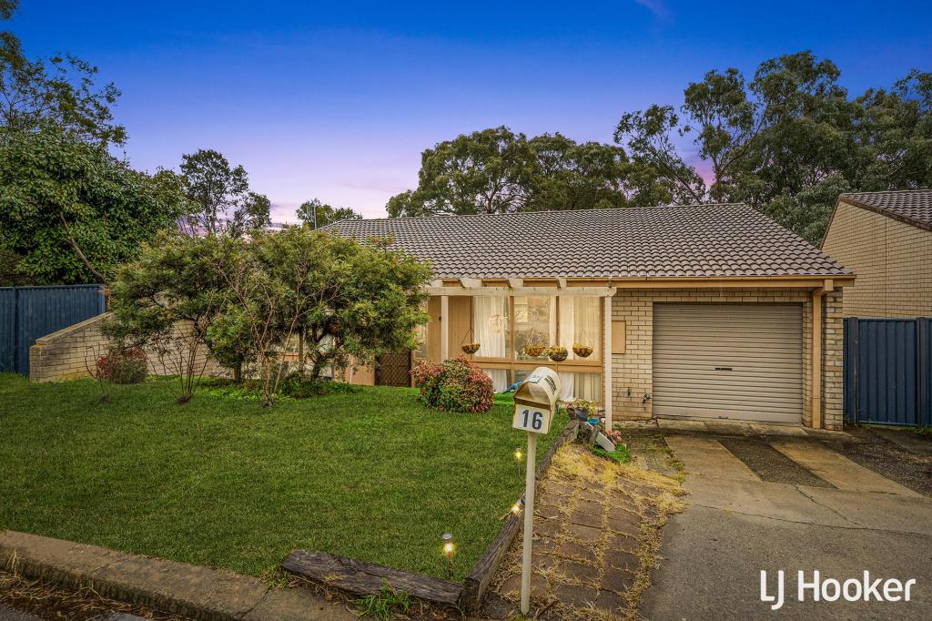 16 Brownlow Pl, Holt, ACT 2615