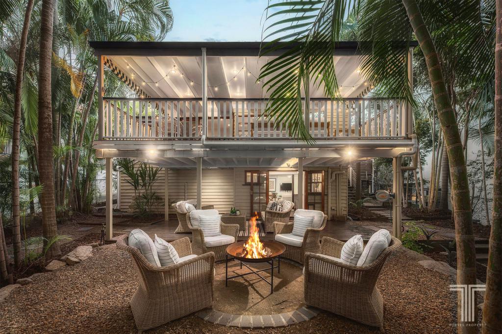 31 Sterculia Ave, Holland Park West, QLD 4121