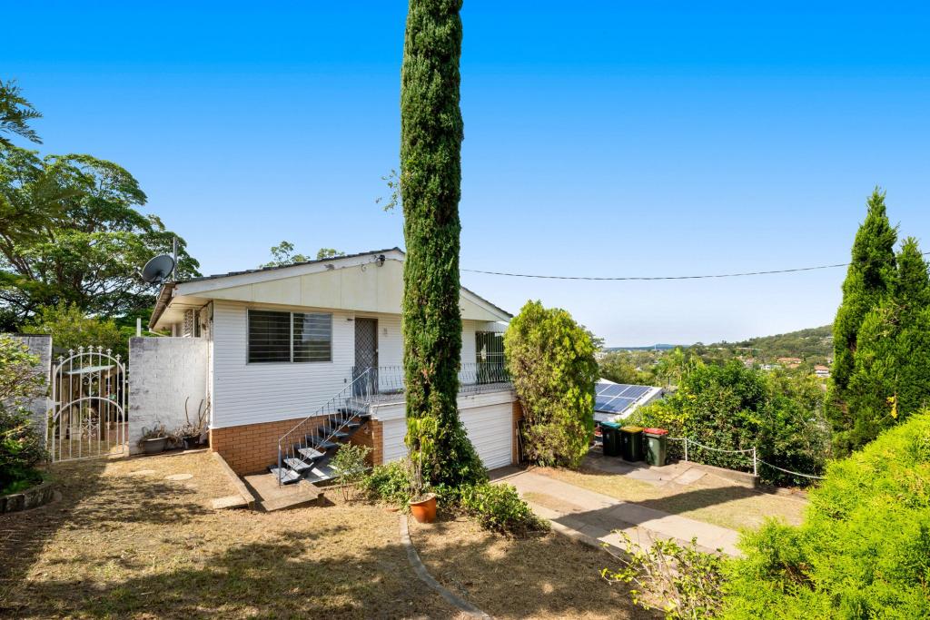 17 HOYA ST, HOLLAND PARK WEST, QLD 4121