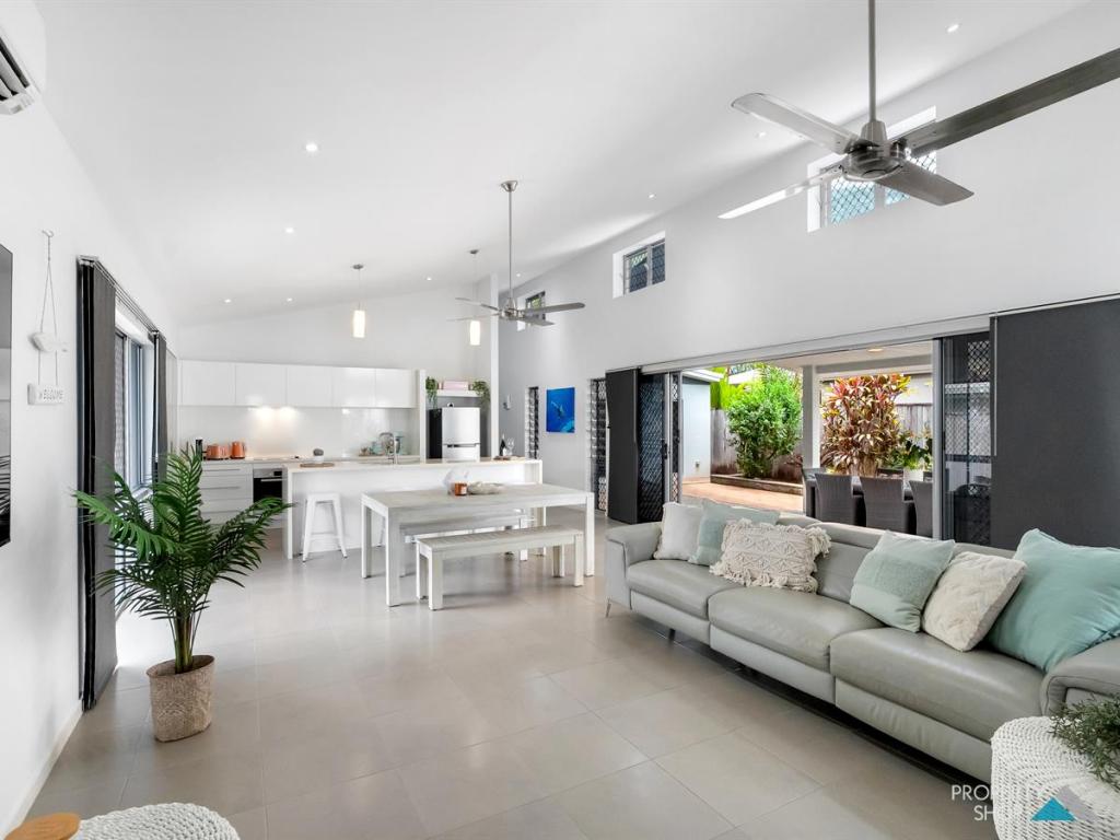 4 Lighthouse Ct, Trinity Beach, QLD 4879