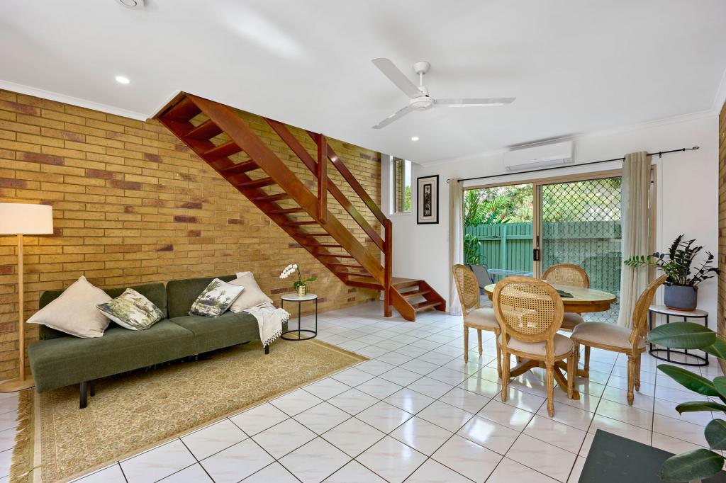 2/6 GRANTALA ST, MANOORA, QLD 4870