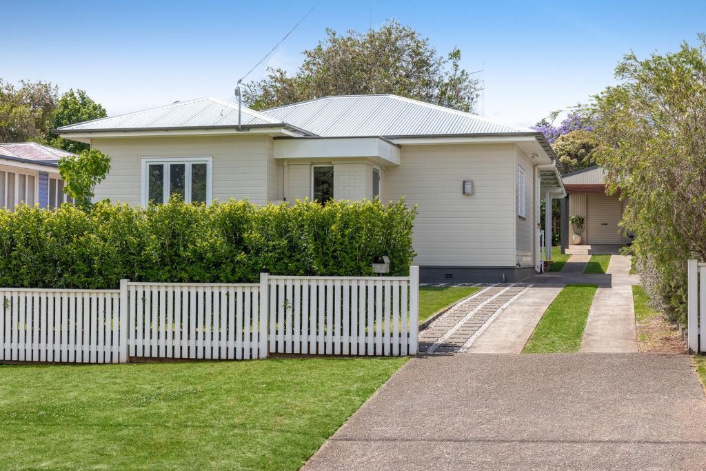 3 Somme St, North Toowoomba, QLD 4350