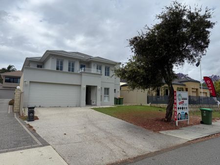 18a Ardessie St, Ardross, WA 6153