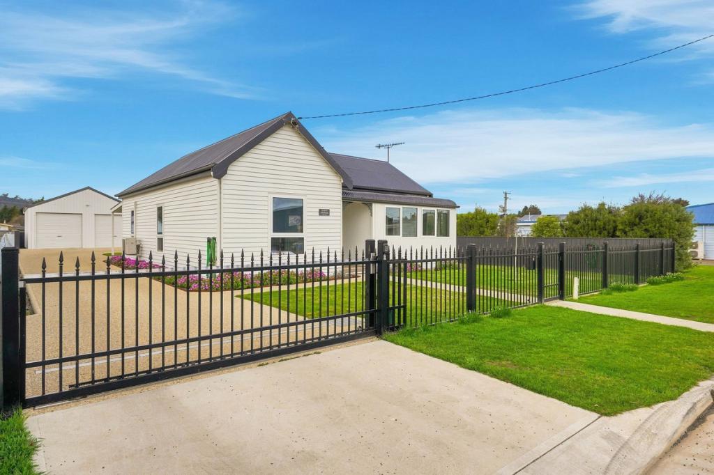 12 Charles St, Triabunna, TAS 7190