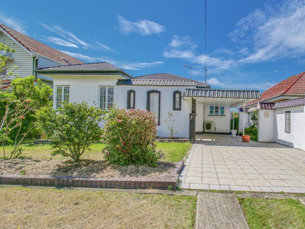 26 Gort Cres, Stafford, QLD 4053