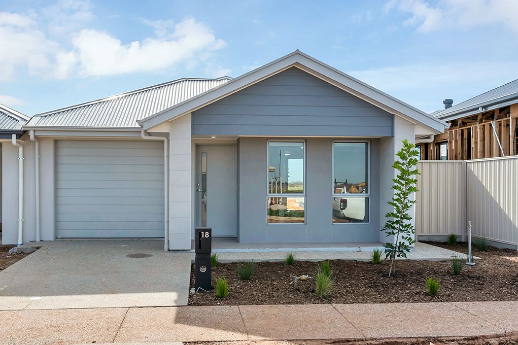 18 Young Ct, Munno Para West, SA 5115