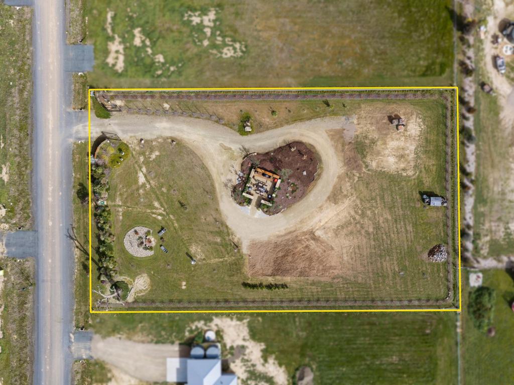 92 INGLIS RD, BENALLA, VIC 3672