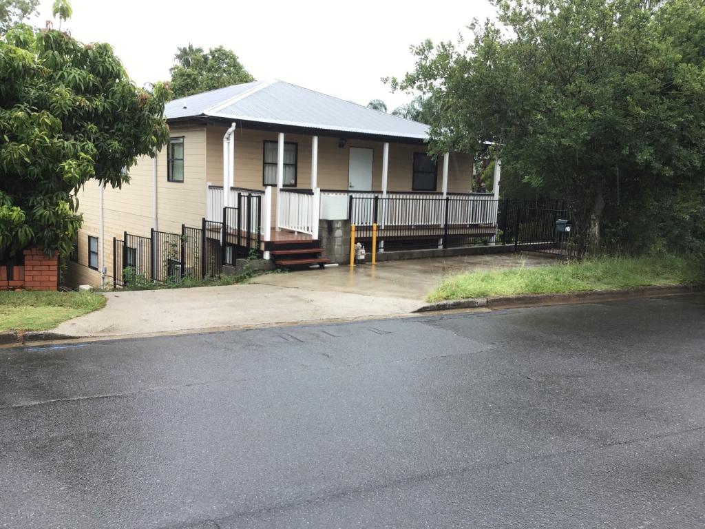 4/10 Ryena St, Stafford, QLD 4053