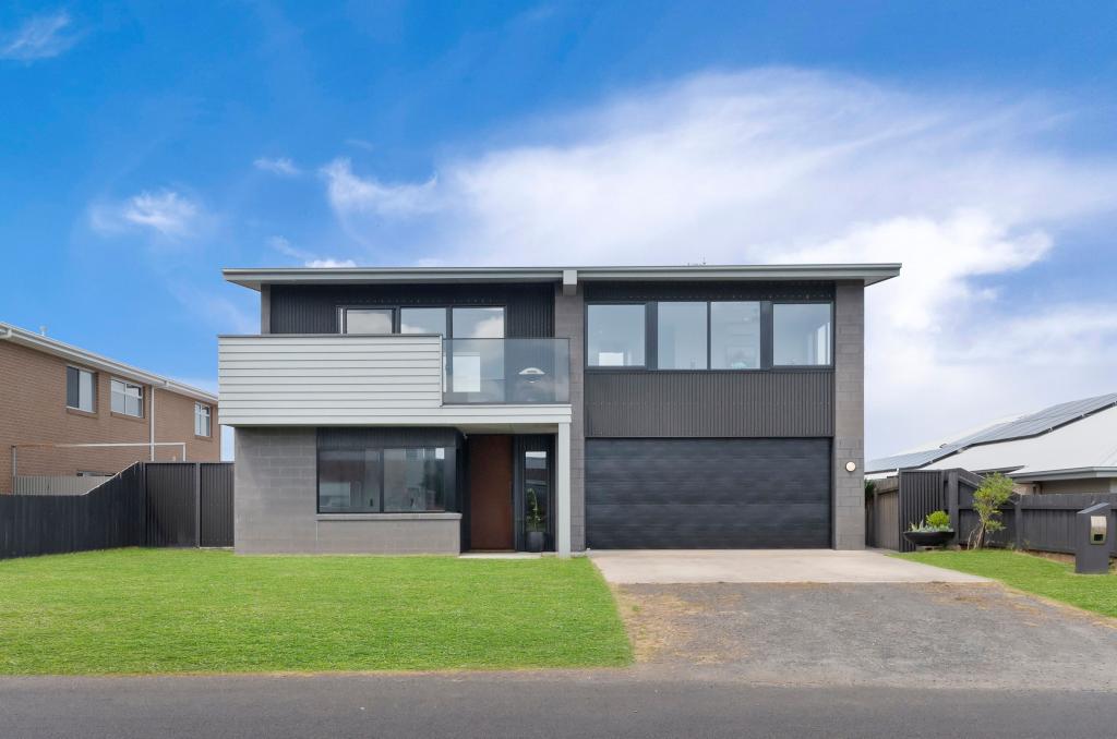 37 Philip St, Port Fairy, VIC 3284