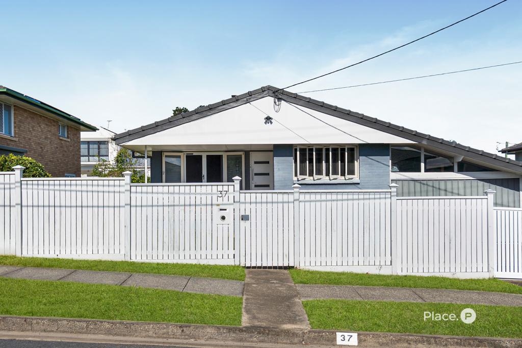 37 AMINYA ST, MANSFIELD, QLD 4122
