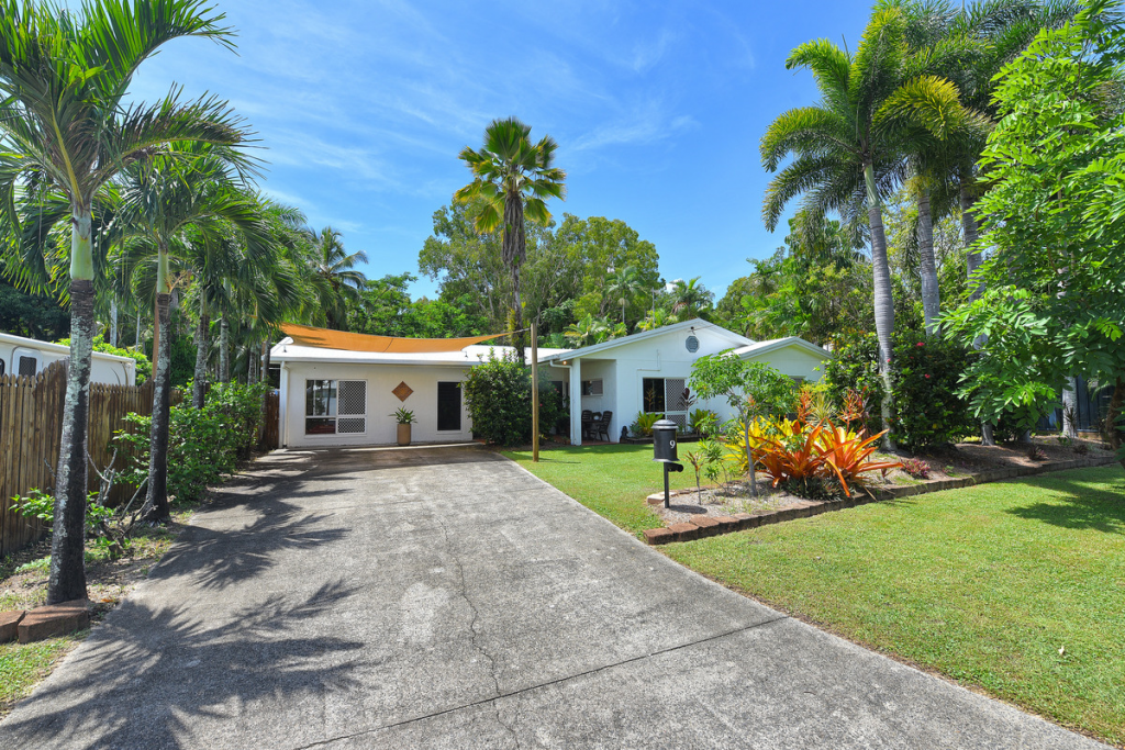 9 St Crispin St, Clifton Beach, QLD 4879