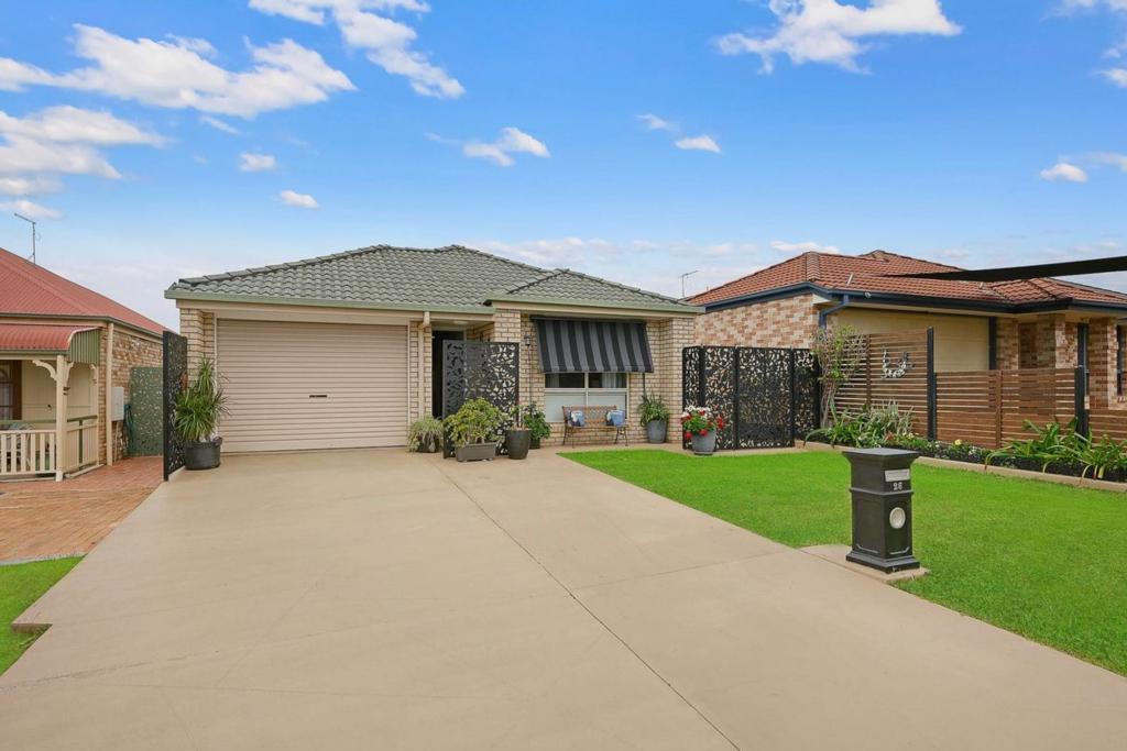 26 PAGE ST, NORTH LAKES, QLD 4509