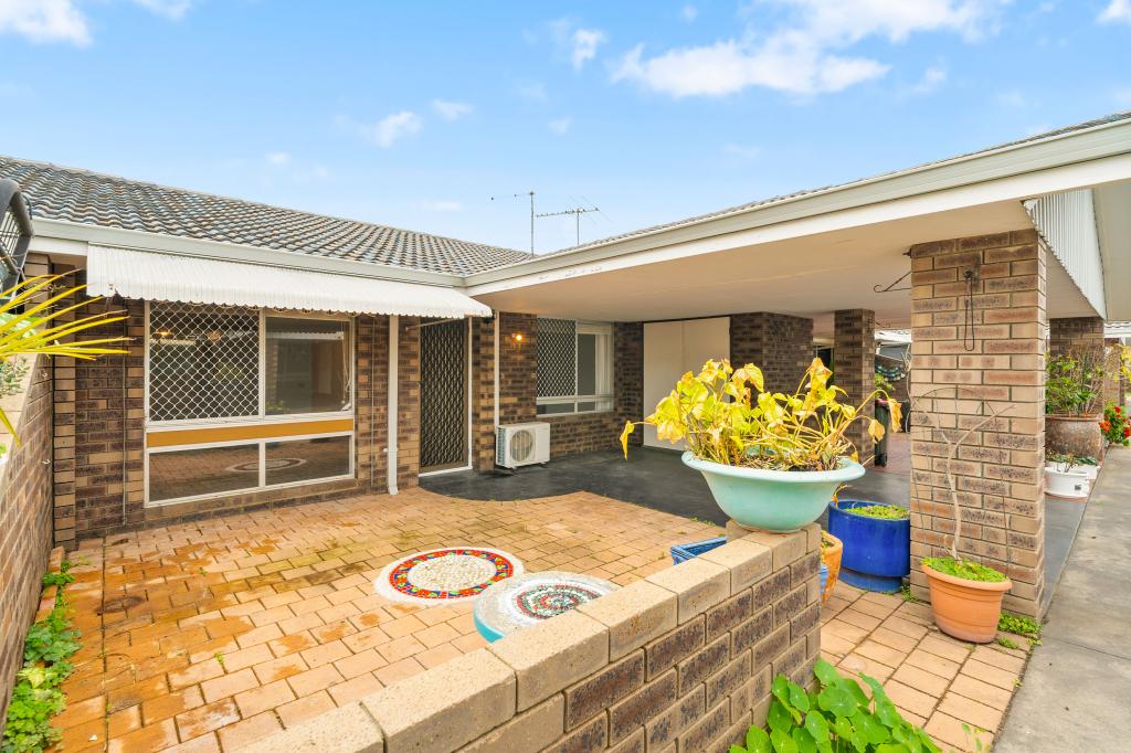 4/6 Merope Cl, Rockingham, WA 6168