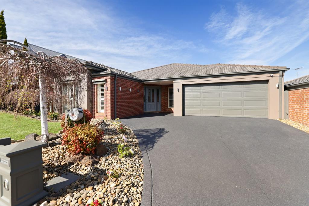 30 Cambridge Dr, Berwick, VIC 3806