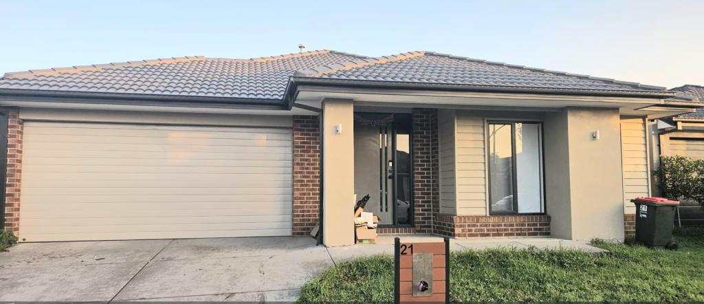 21 HAGLEY RD, MICKLEHAM, VIC 3064