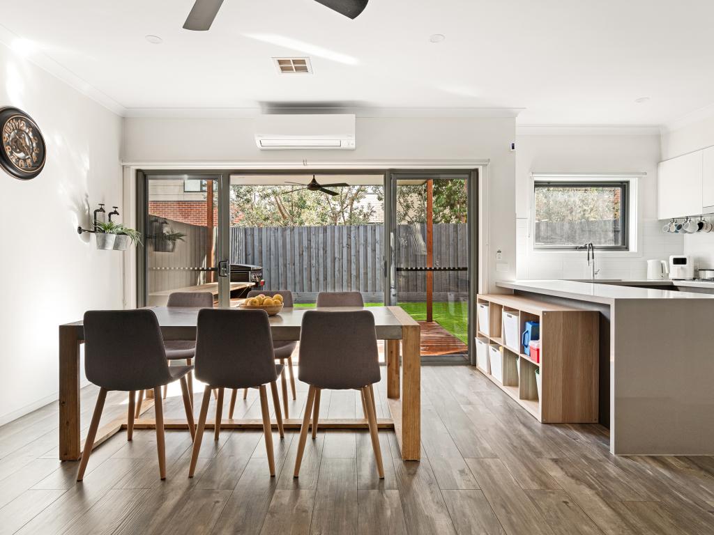 4 GORDAL CT, LYNBROOK, VIC 3975