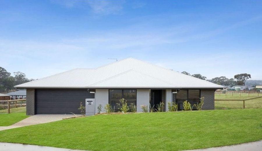 32 Harvest Rd, Meringandan West, QLD 4352