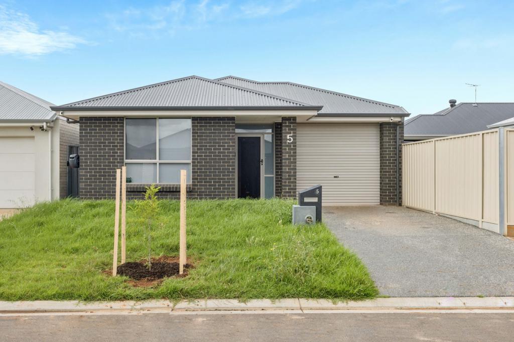 5 Bonham Cres, Munno Para West, SA 5115
