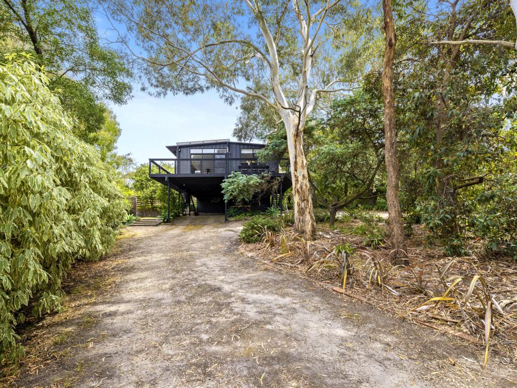 10 South Beach Rd, Somers, VIC 3927