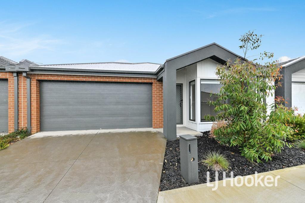 11 Expedition Cct, Pakenham, VIC 3810