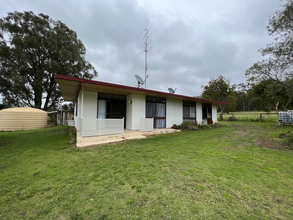 10 Goombungee Dam Rd, Goombungee, QLD 4354