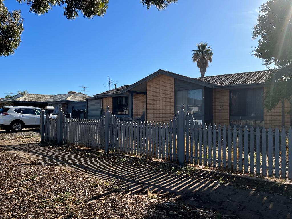 11 Traverse Ave, Salisbury North, SA 5108