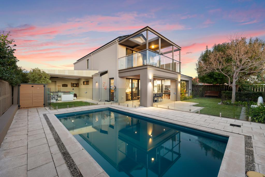 15 Gemmell Way, Hillarys, WA 6025