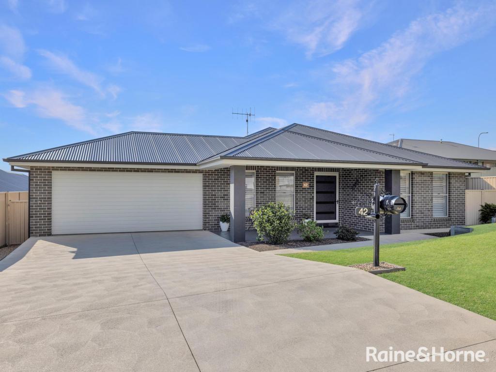 42 Newlands Cres, Kelso, NSW 2795