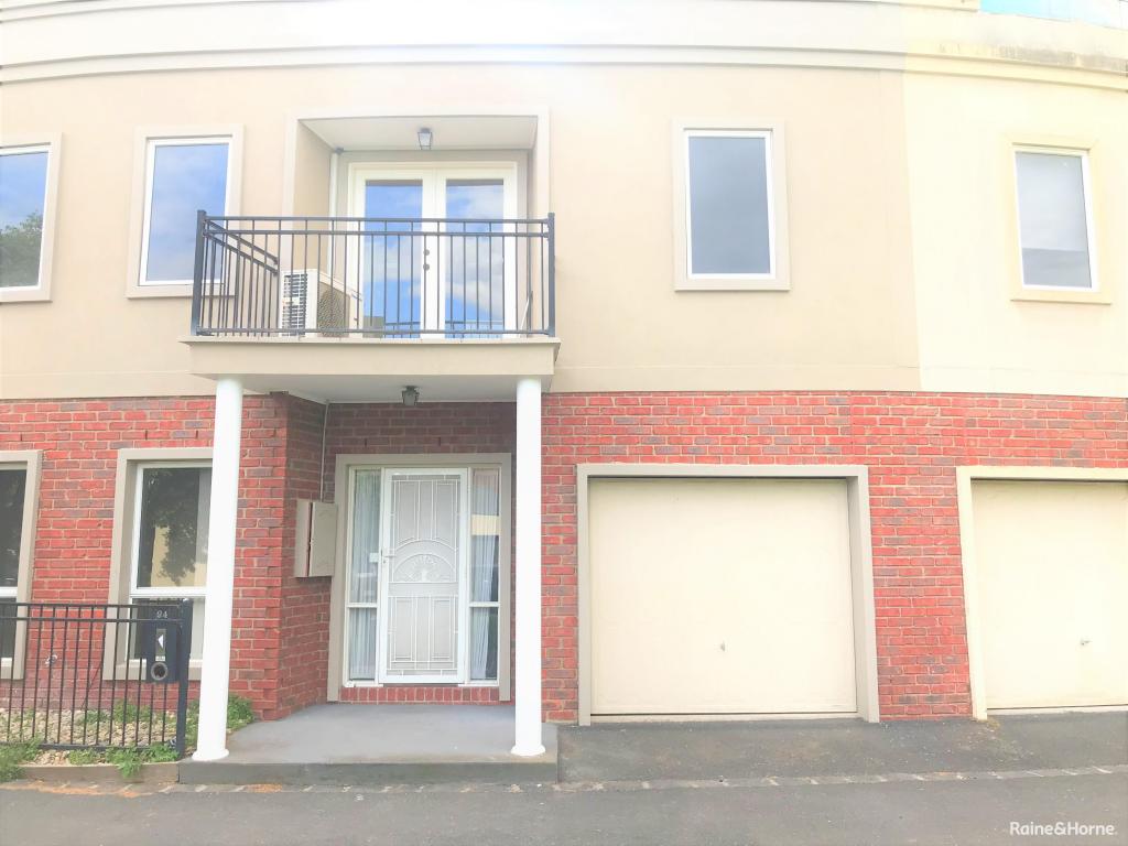 94 The Crescent, Kensington, VIC 3031