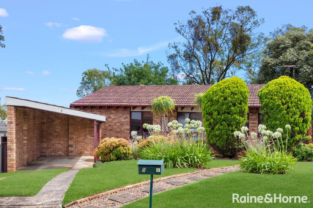 5 Coucal Pl, Ingleburn, NSW 2565