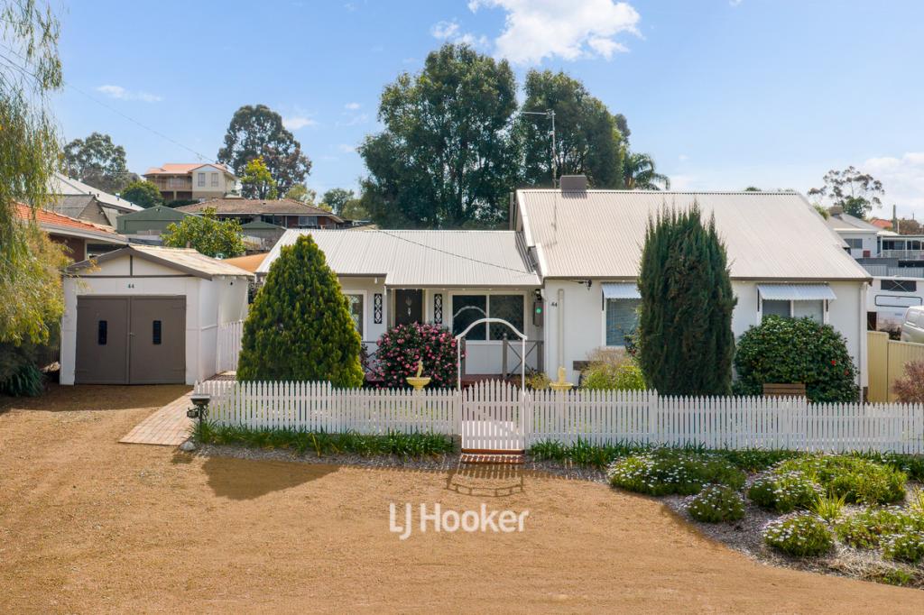 44 Bunbury St, Collie, WA 6225