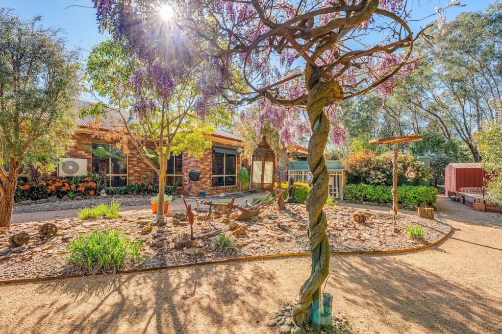 22 The Dale, Thurgoona, NSW 2640