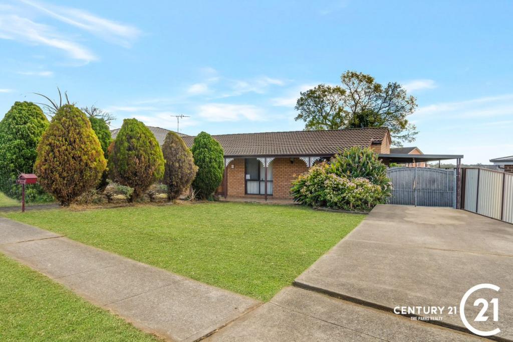 4 Moffitt Cres, Edensor Park, NSW 2176