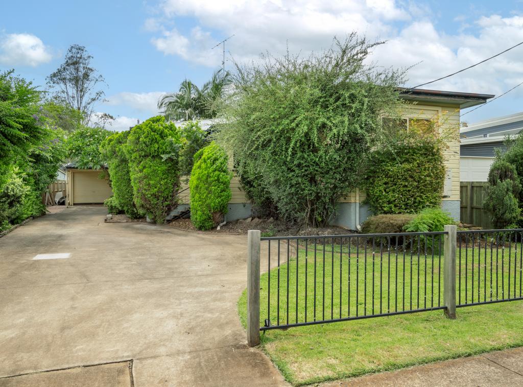 42 Llewellyn St, Centenary Heights, QLD 4350