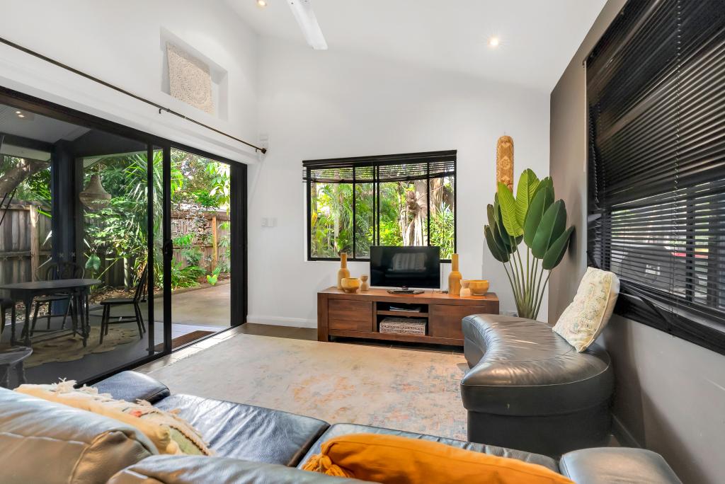 3/5 PHILLIPS ST, MACHANS BEACH, QLD 4878