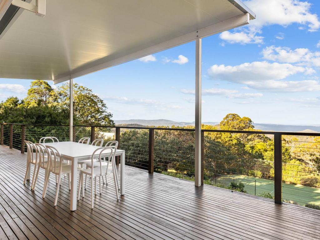 11 Murphys Creek Rd, Blue Mountain Heights, QLD 4350