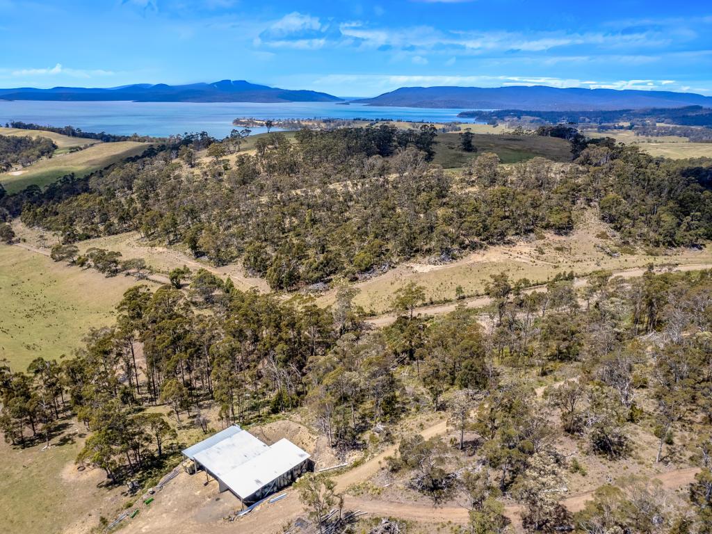 "TOP OF THE HILL"/475 SALTWATER RIVER RD, SALTWATER RIVER, TAS 7186