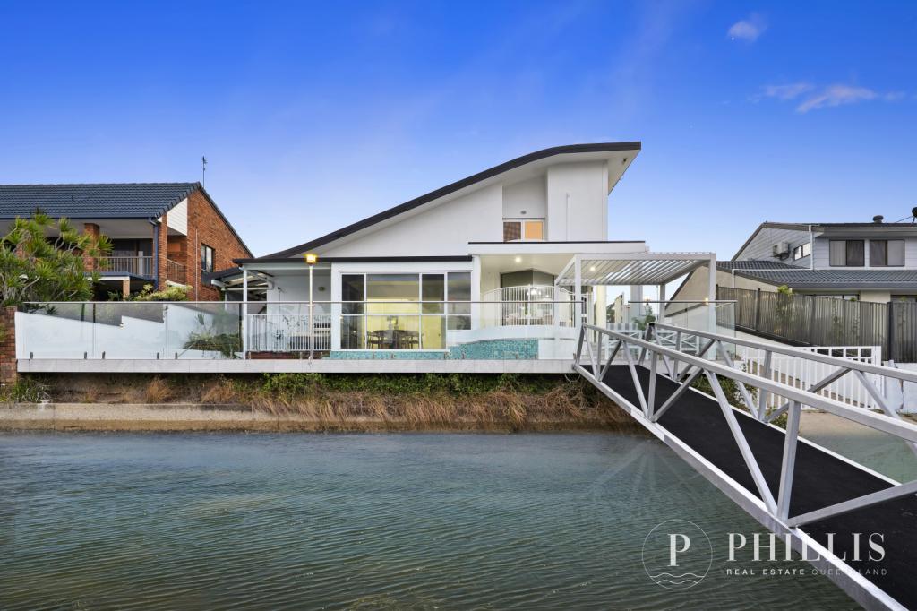 11 Seaspray St, Paradise Point, QLD 4216