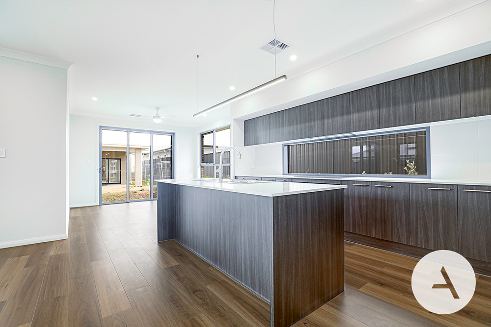 11 TINGWELL ST, WHITLAM, ACT 2611