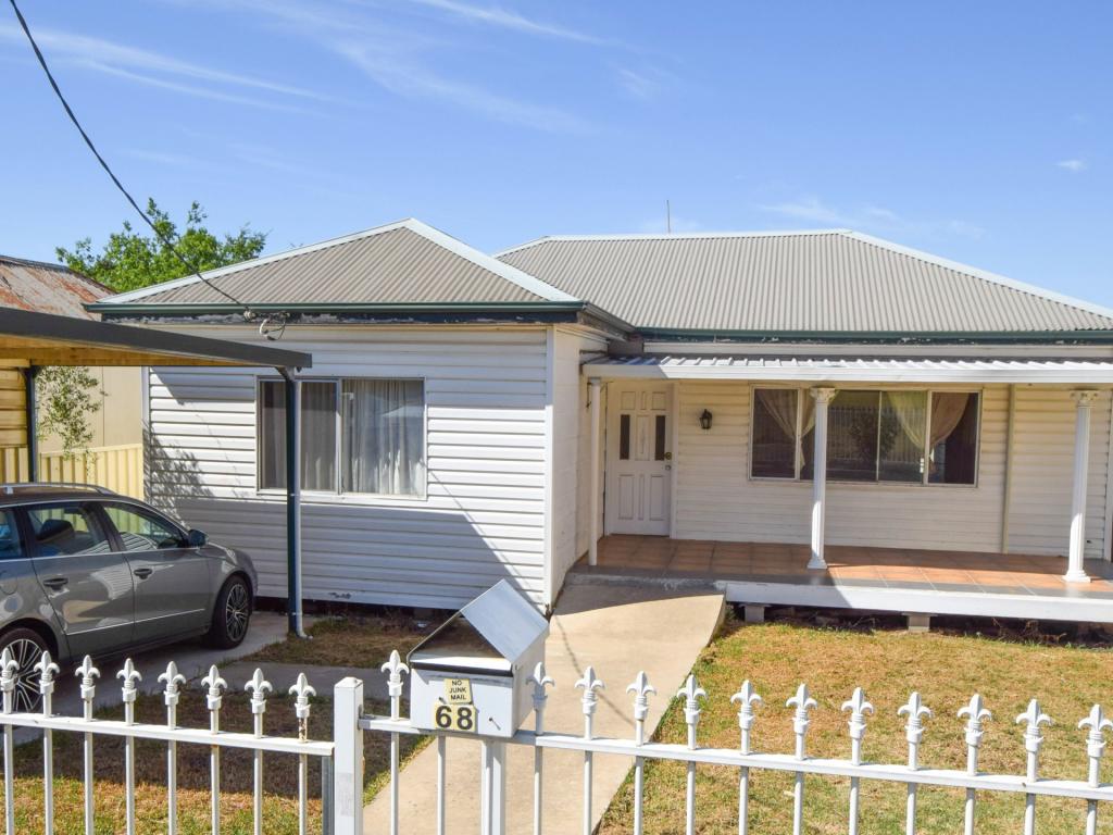 68 Brock St, Young, NSW 2594