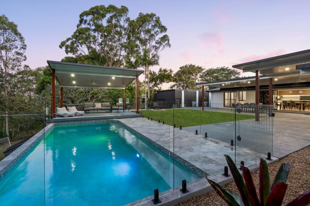 15 JANINE DR, BAHRS SCRUB, QLD 4207