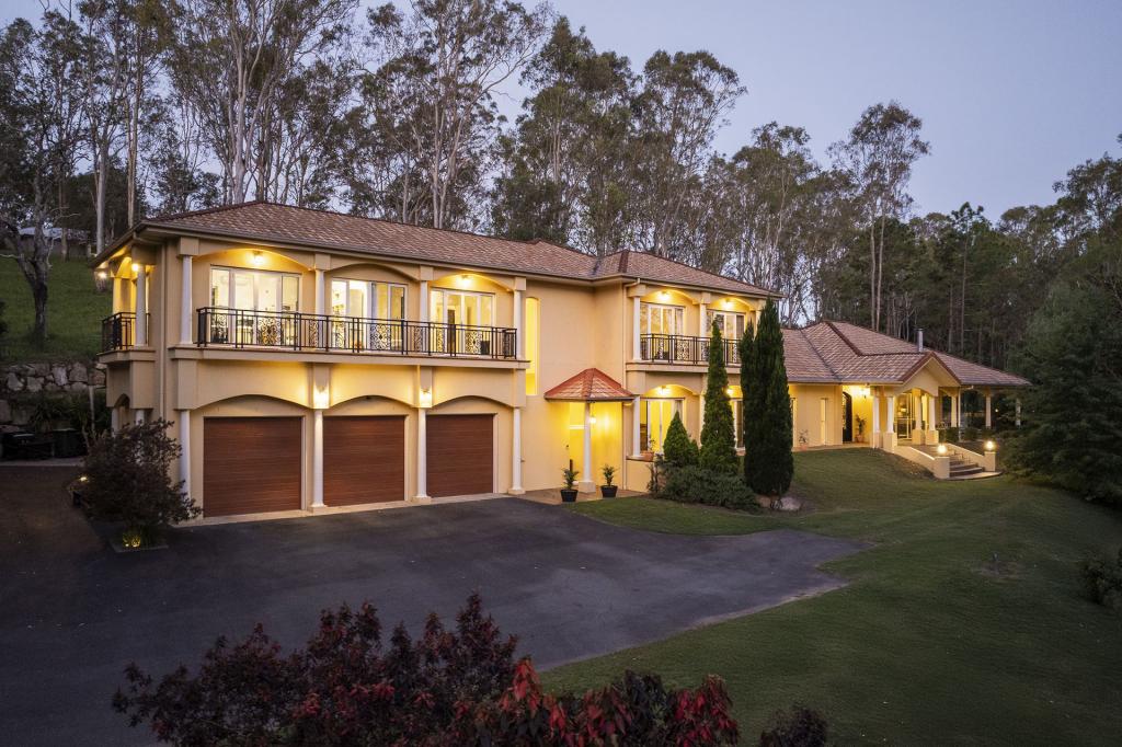 29 Winrock St, Brookfield, QLD 4069