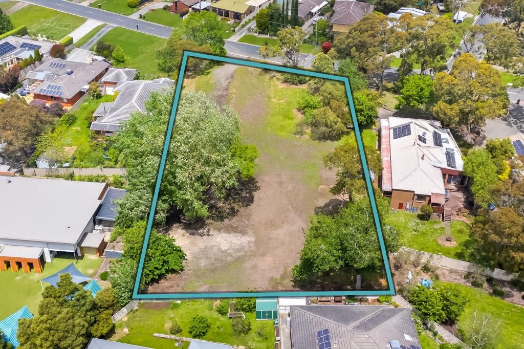 16 Boak Ave, Mount Helen, VIC 3350