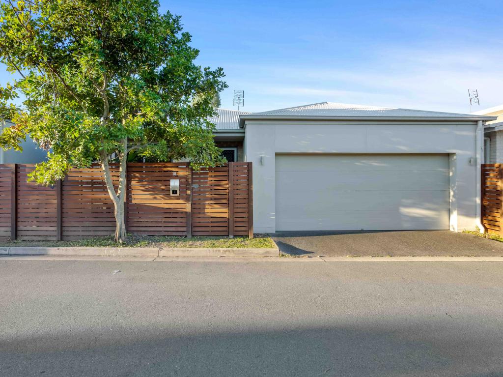 18 Crinum Cct, Coomera, QLD 4209