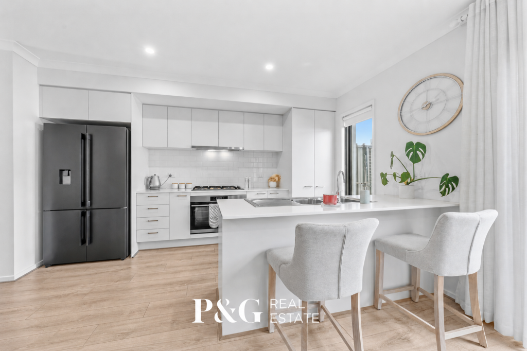 32 OFFICER AVE, CLYDE, VIC 3978