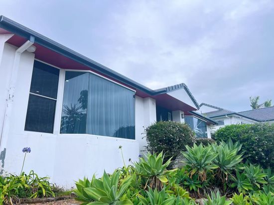 9 Aldrin Ave, Benowa, QLD 4217